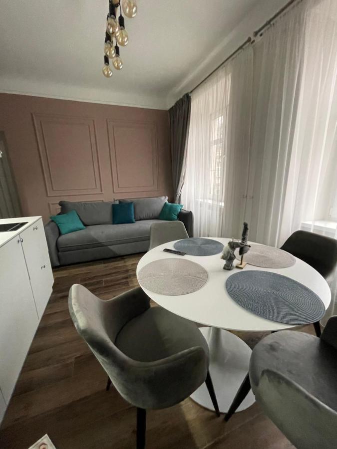Von Cruss Apartments In Lwów Zewnętrze zdjęcie