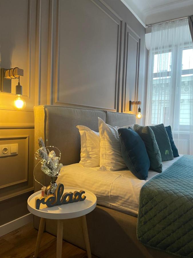 Von Cruss Apartments In Lwów Zewnętrze zdjęcie